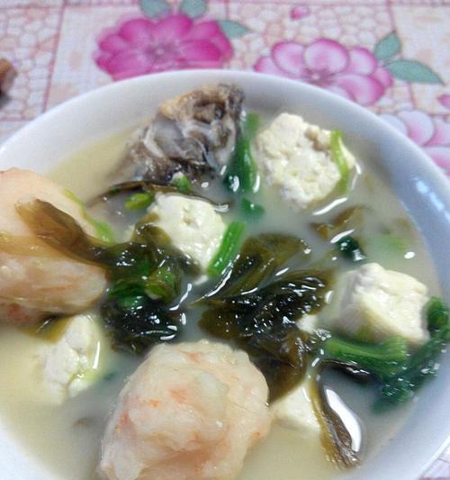 鲤鱼豆腐汤（鲤鱼豆腐汤的制作方法和秘诀）