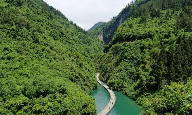 探寻恩施仙本那旅游胜地（穿越仙境）